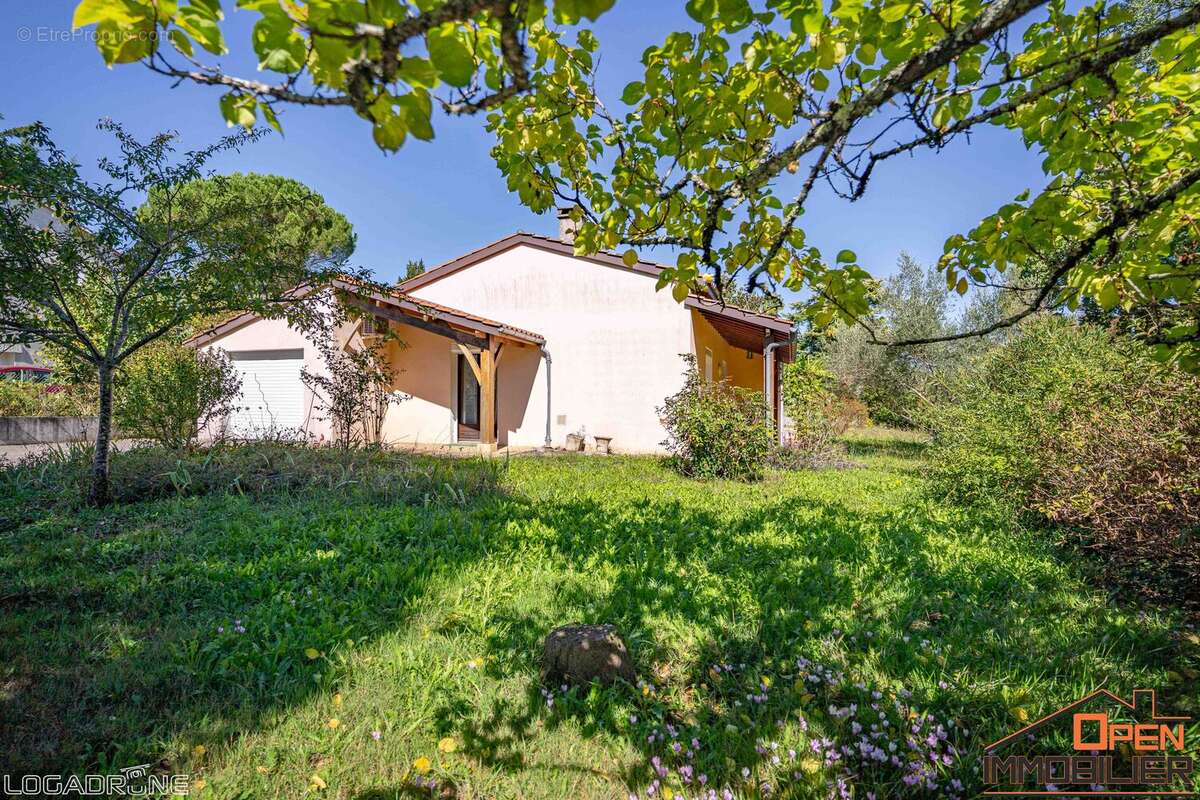 Appartement 130 m² à Foulayronnes  - photo 216