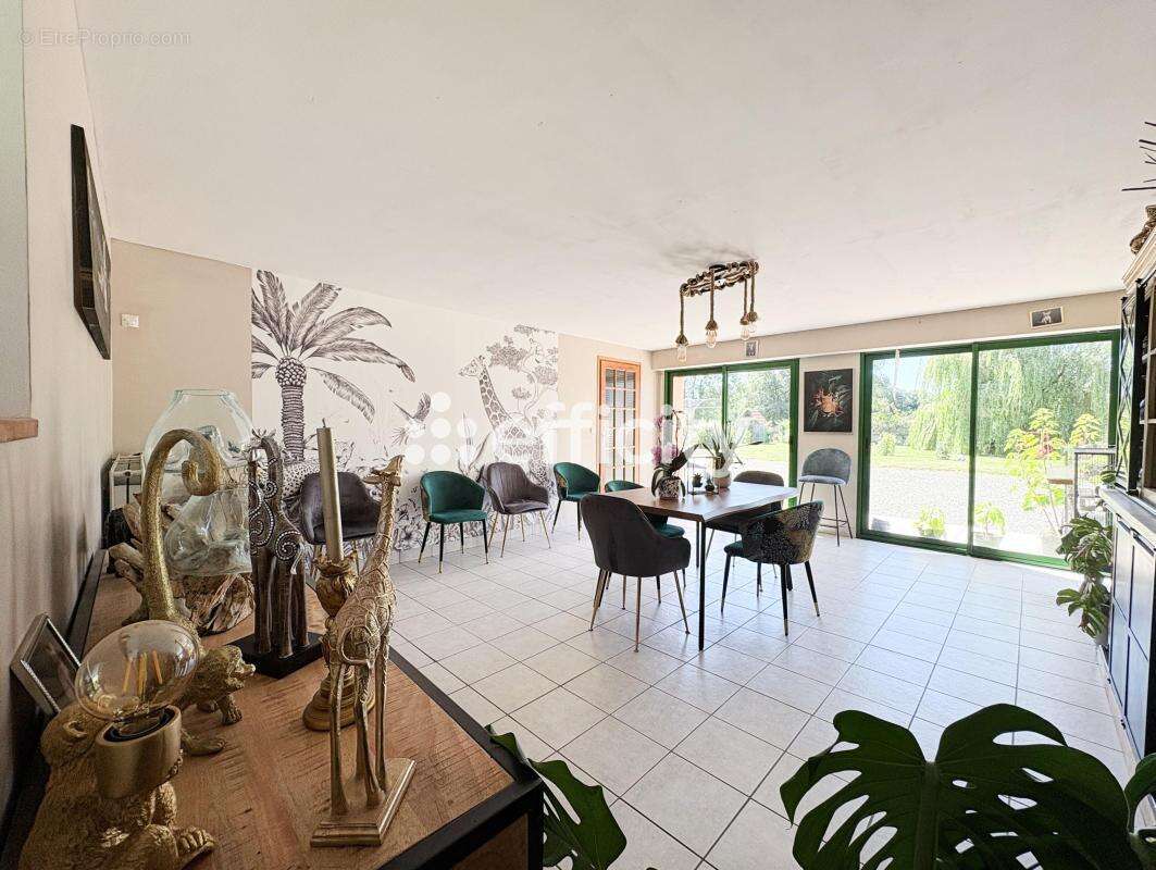 Maison 165 m² à Saint-Samson-De-Bonfosse  - photo 8
