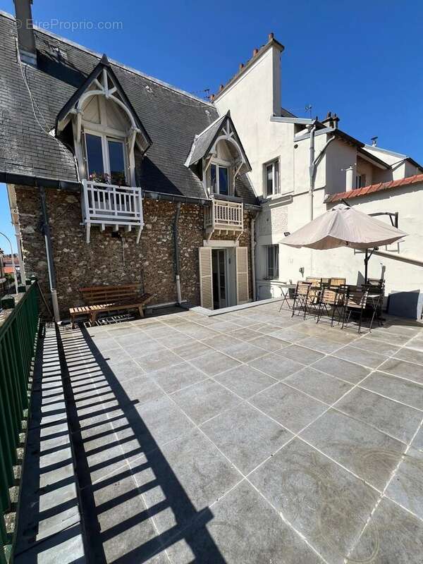Appartement à BOIS-COLOMBES