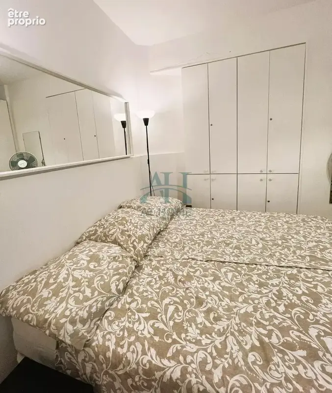 Studio à deux pas- rue des Martyrs - photo 6