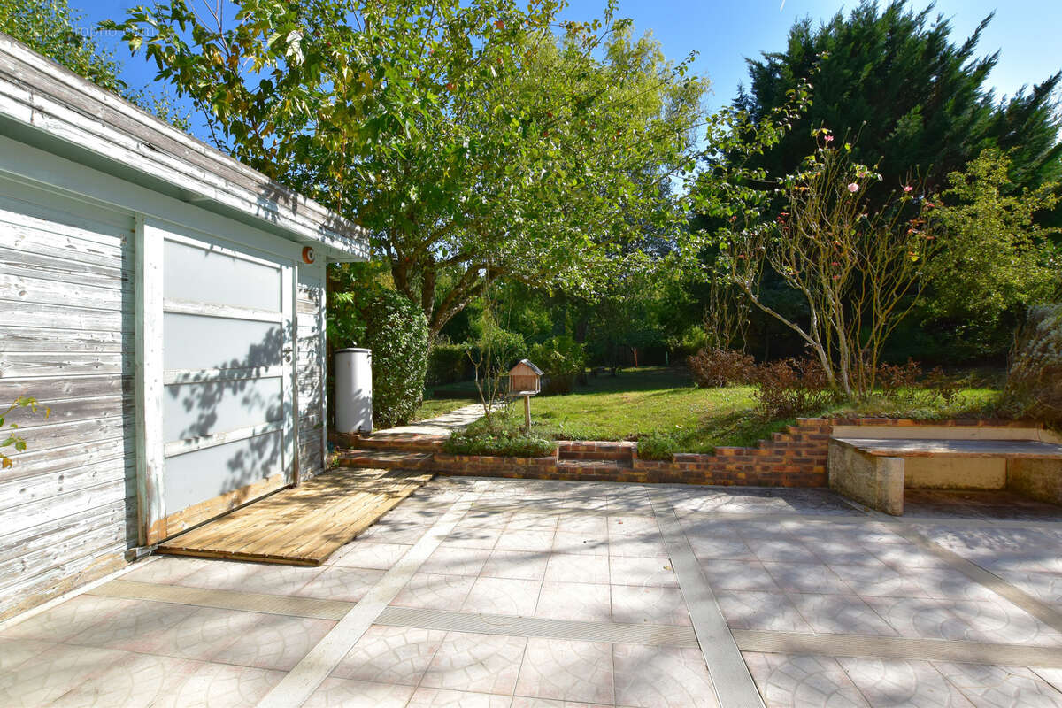 Maison à LES ESSARTS-LE-ROI