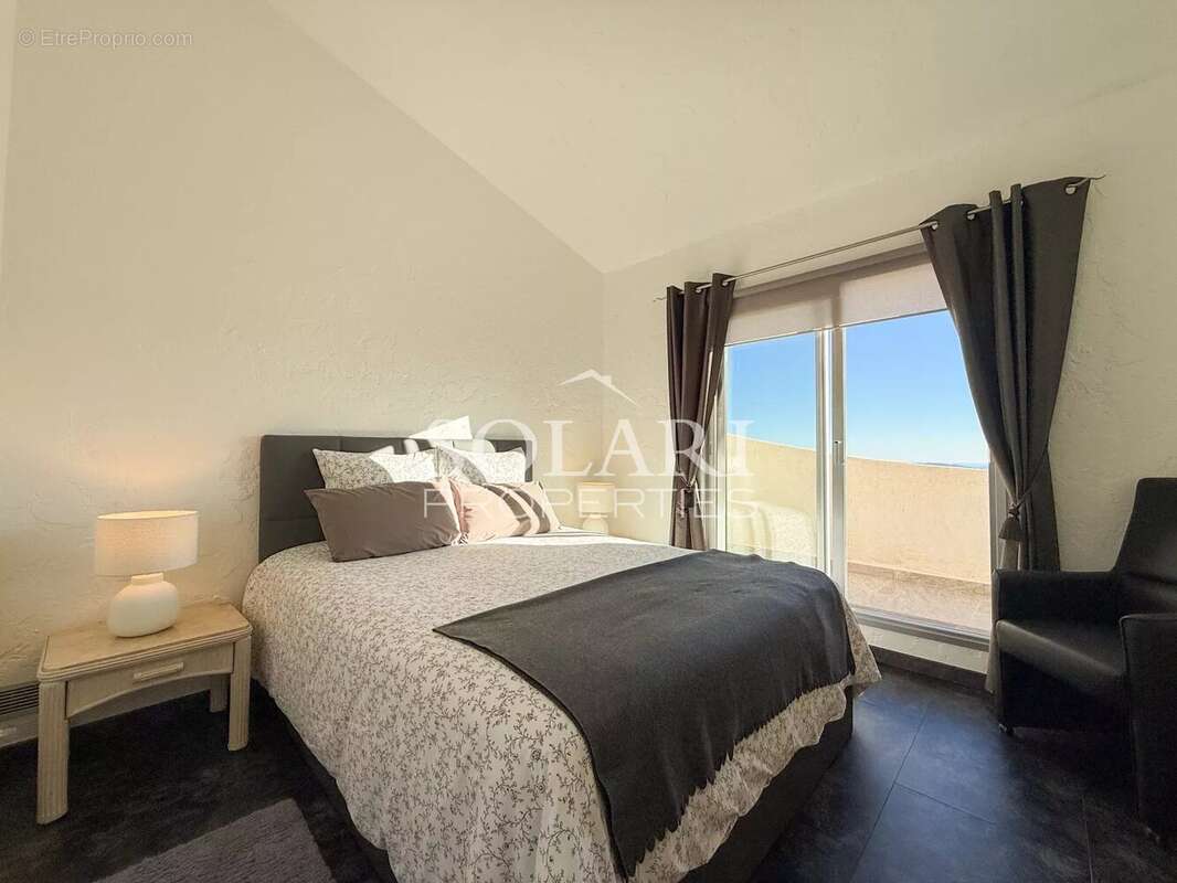 Maison à MANDELIEU-LA-NAPOULE