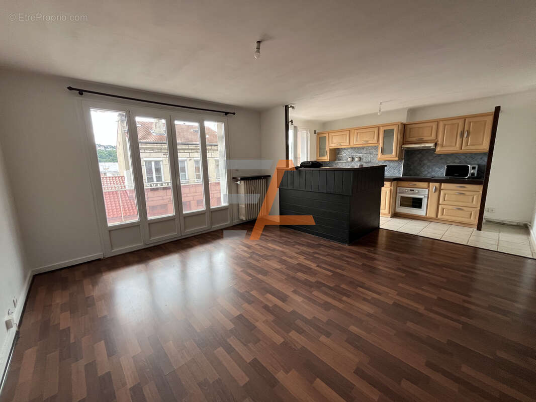Appartement à SAINT-ETIENNE