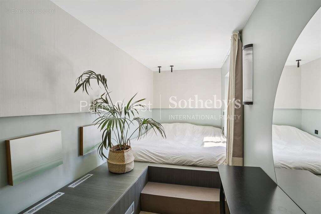 Appartement à PARIS-1E