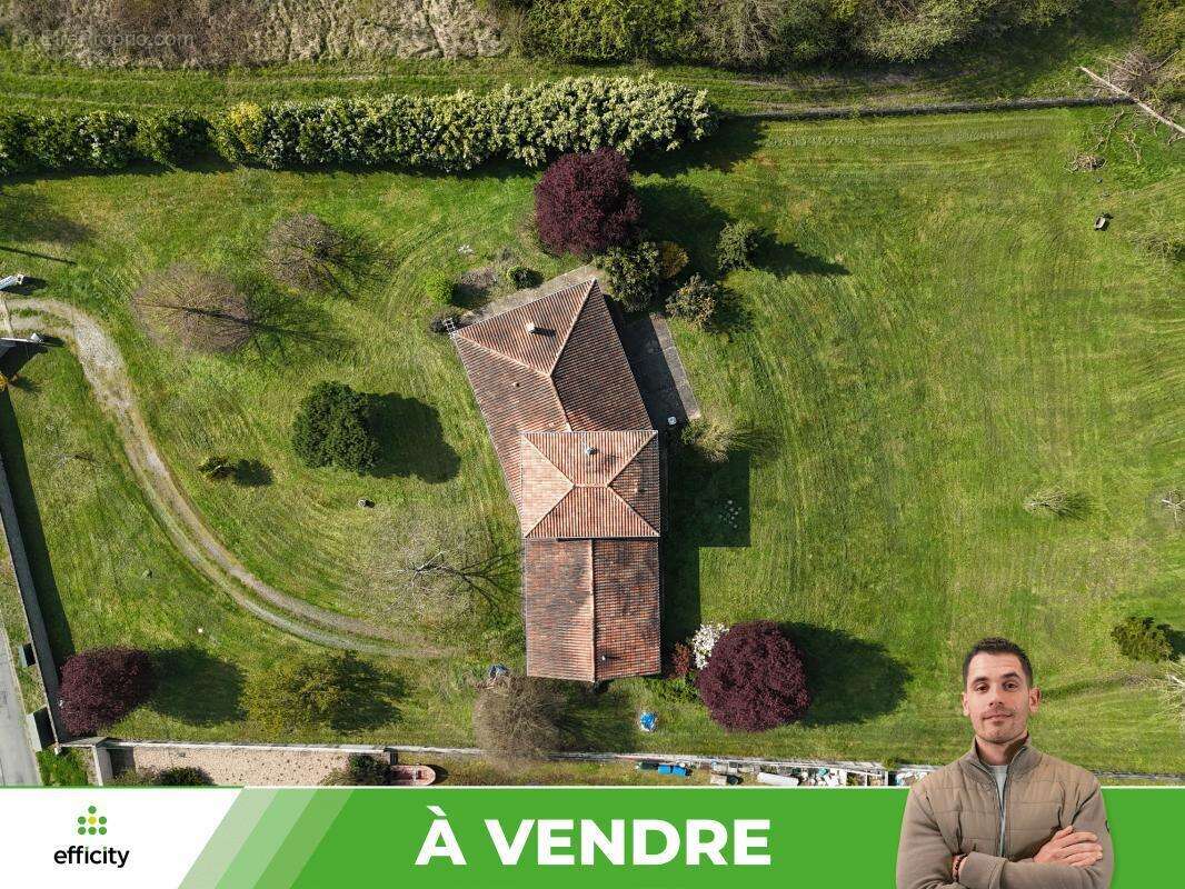 Maison 218 m² à Saint-Cyr  - photo 3