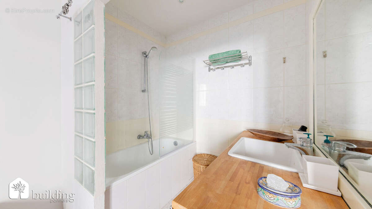 Appartement à LEVALLOIS-PERRET