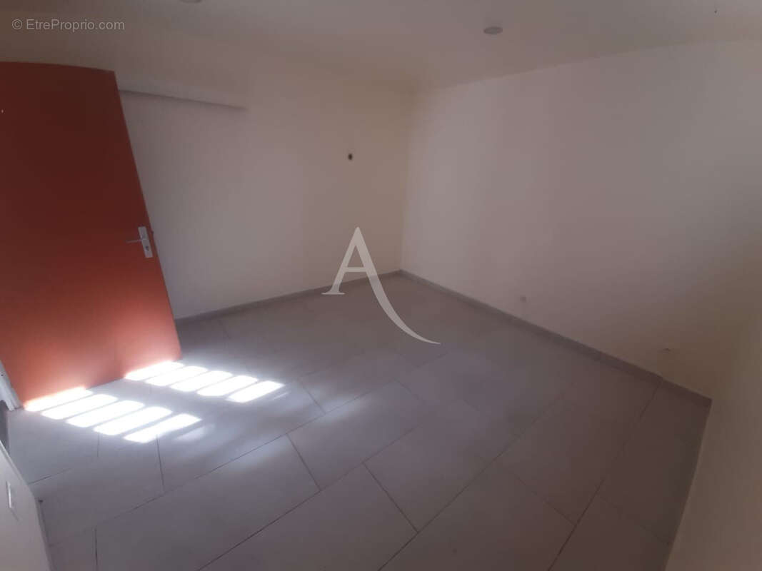 Commerce à FORT-DE-FRANCE