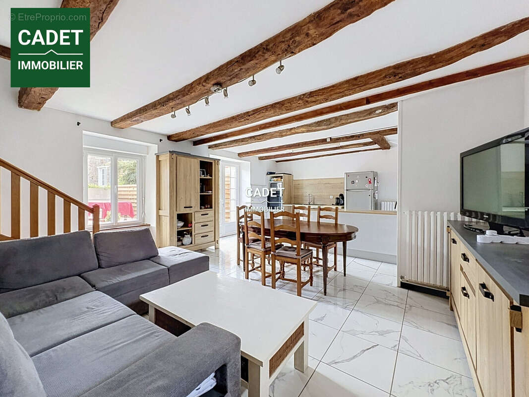 Maison 135 m² à La Haye-Pesnel  - photo 3