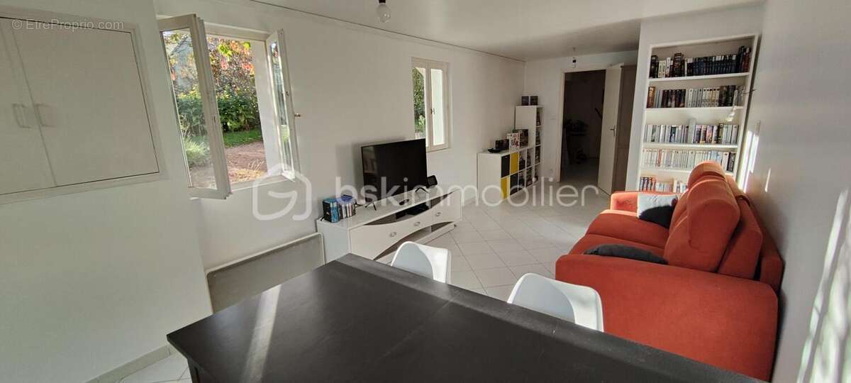 Maison à VARENNES-VAUZELLES