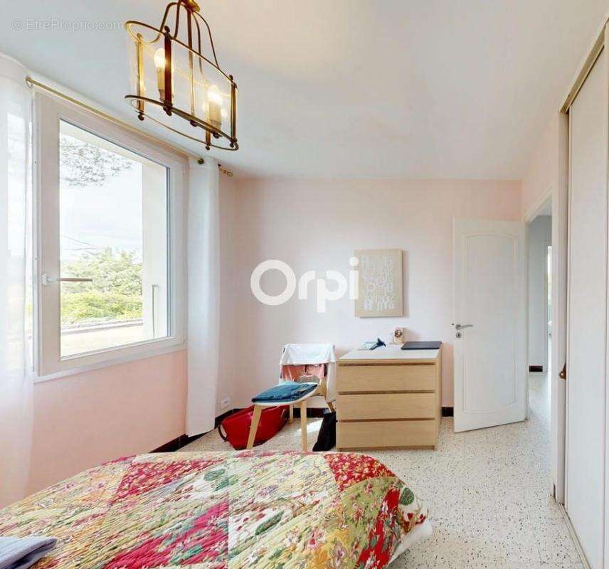 Grande villa familiale avec piscine, dépendance et potentiel locatif - photo 15