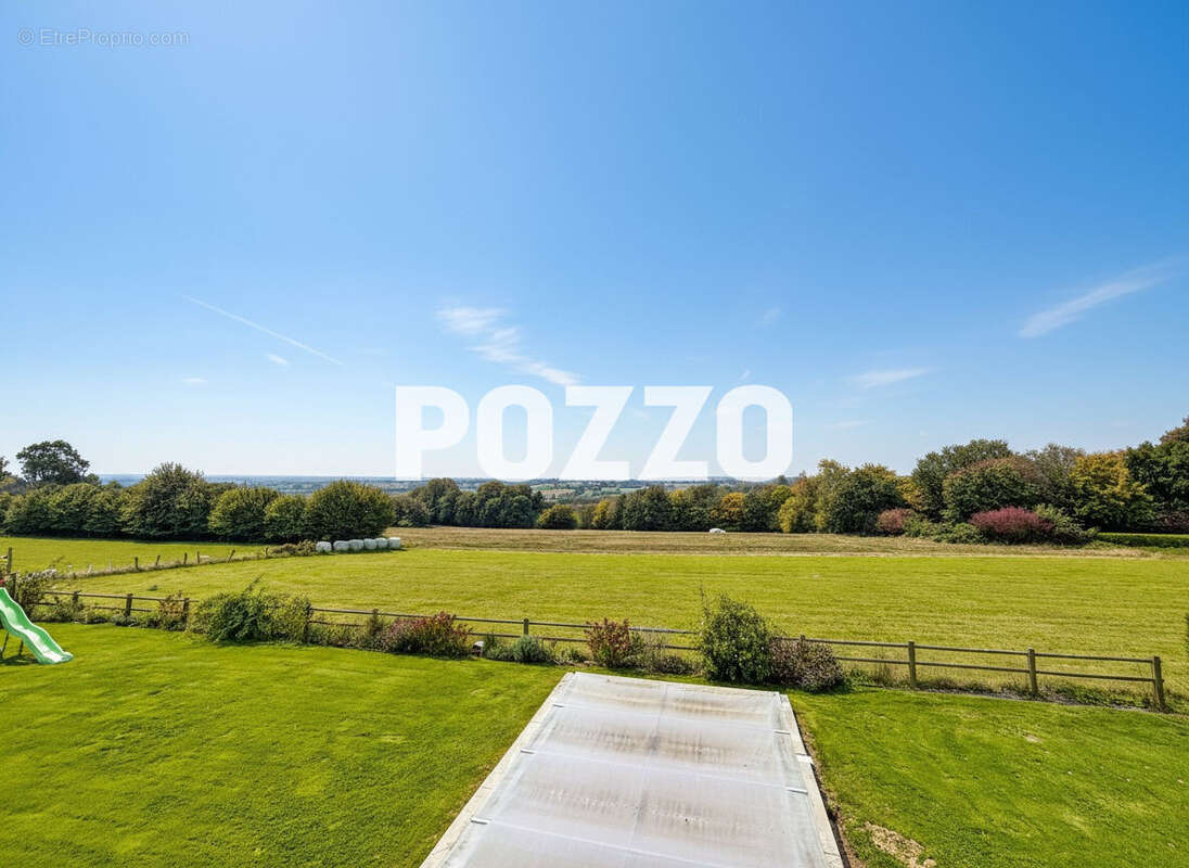 Maison à LE MESNIL-OZENNE