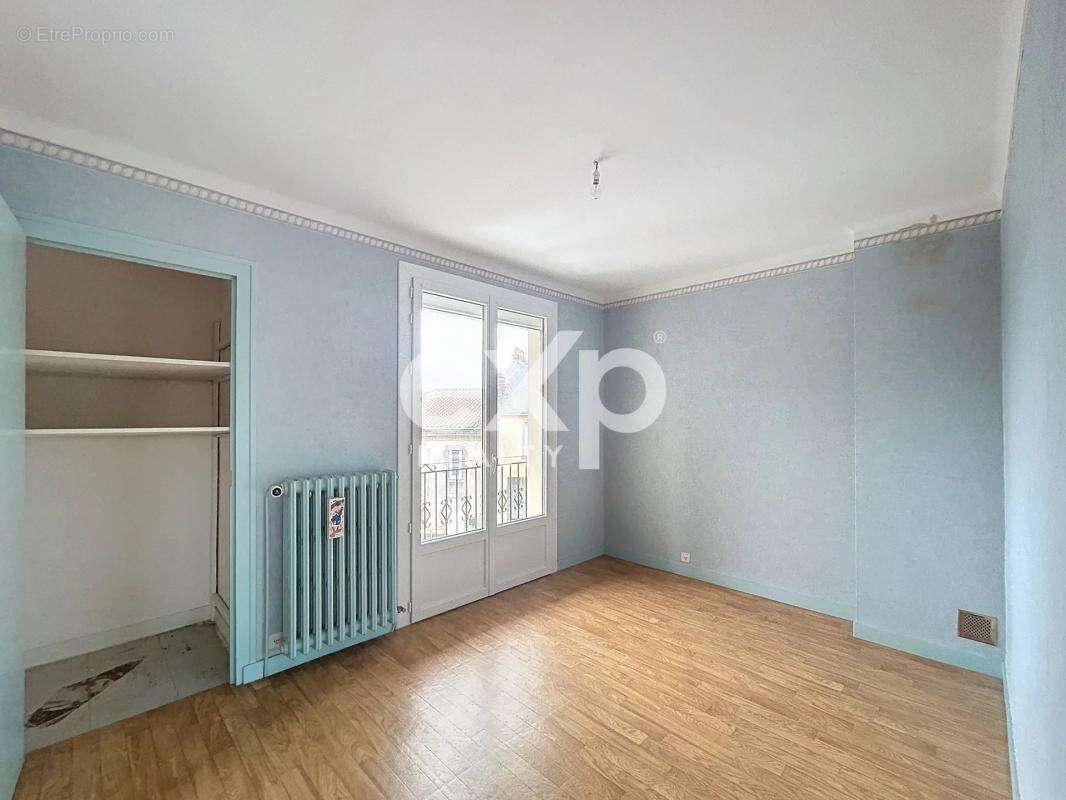 Maison à SAINT-MACAIRE-EN-MAUGES