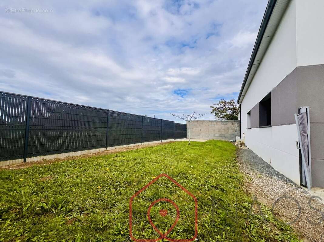 Maison à MINIAC-MORVAN