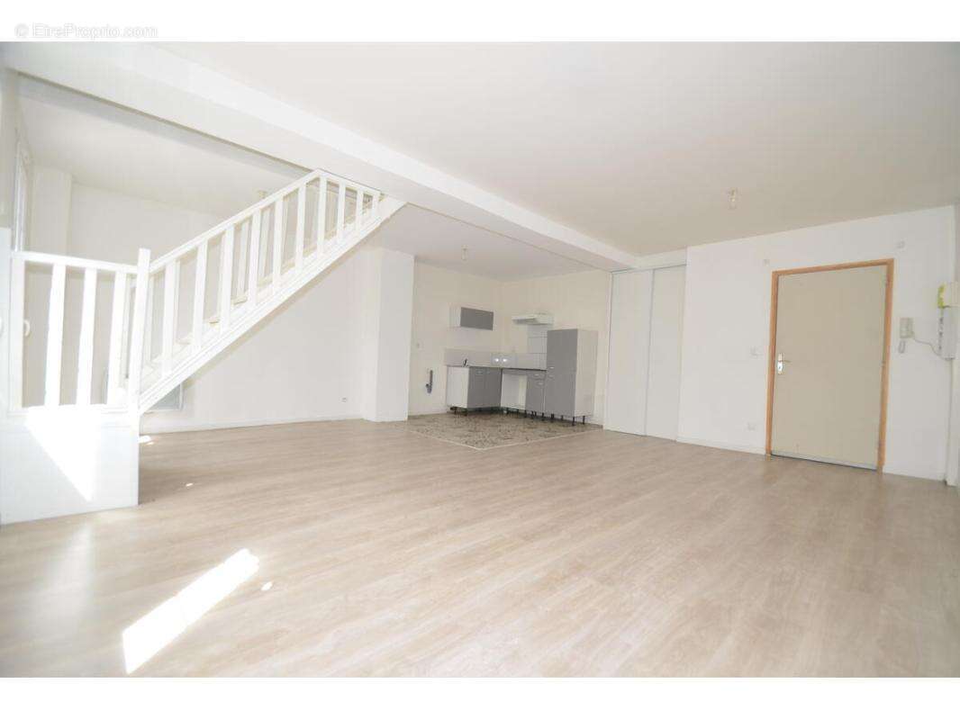 Appartement à COUTRAS