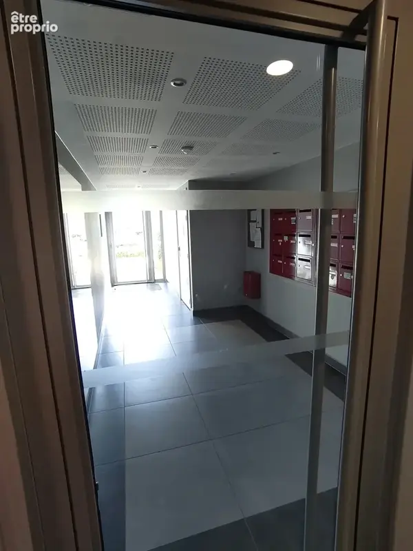 REMARQUABLE Dernier étage avec terrasse de 32 m2 et vue dégagée   2 places de stationnement Marolles-en-Hurepo - photo 5