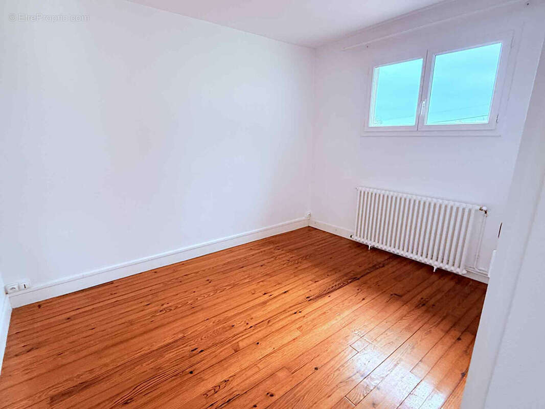 Maison à SAINT-SULPICE-ET-CAMEYRAC