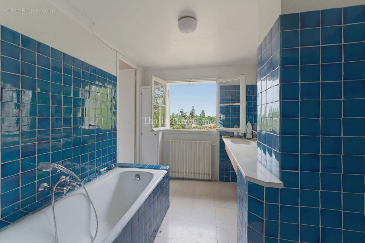 Propriété de 235 m2 avec plus de 5 000 m2 de terrain à Cambes - photo 15
