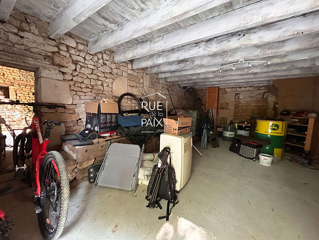 Maison à AZAY-LE-BRULE