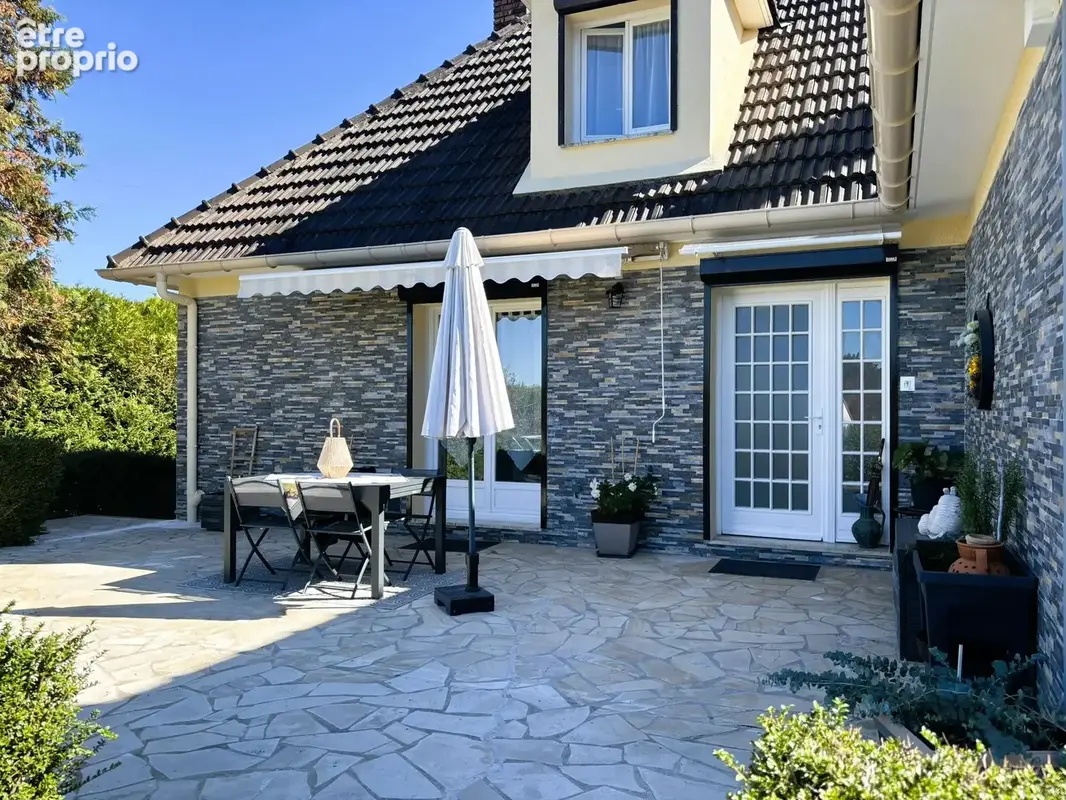 Maison 8 pièces 198 m² à vendre à Chuelles (45220) - photo 3