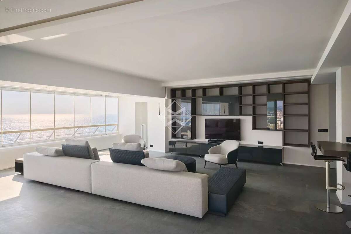 Appartement à VILLENEUVE-LOUBET