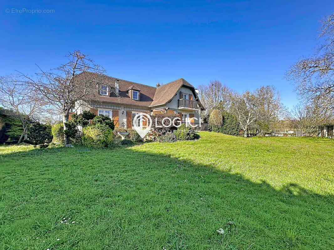 Maison à LESTELLE-BETHARRAM