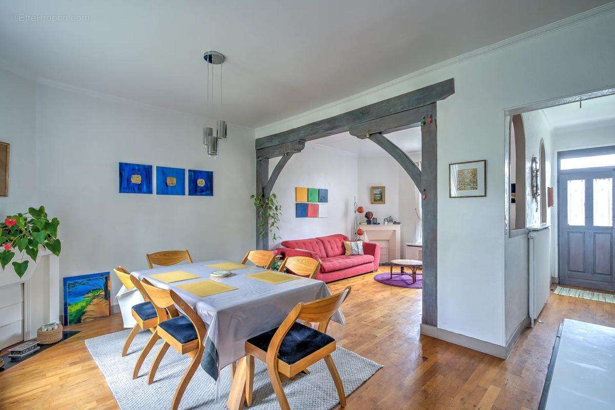 Maison à MORANGIS