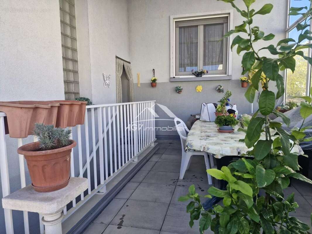 Appartement à SALINDRES