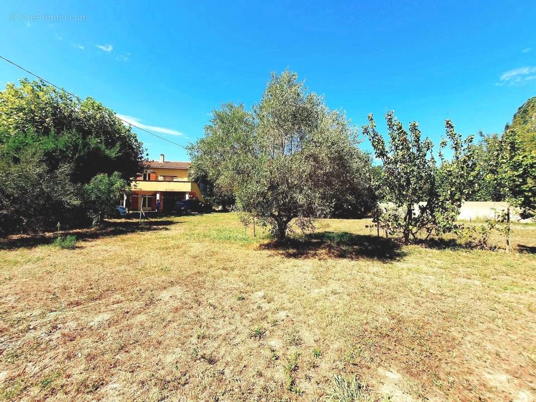 mas avec terrain - Maison à SENAS