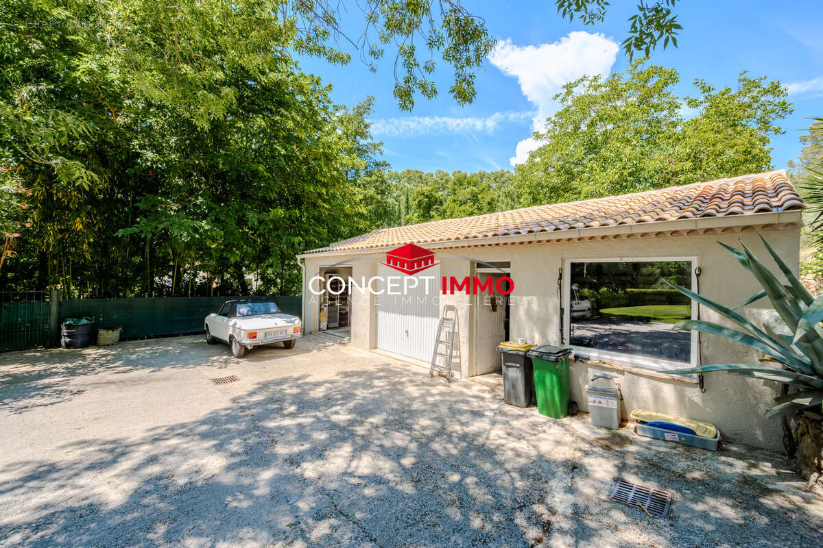 Maison à SOLLIES-TOUCAS