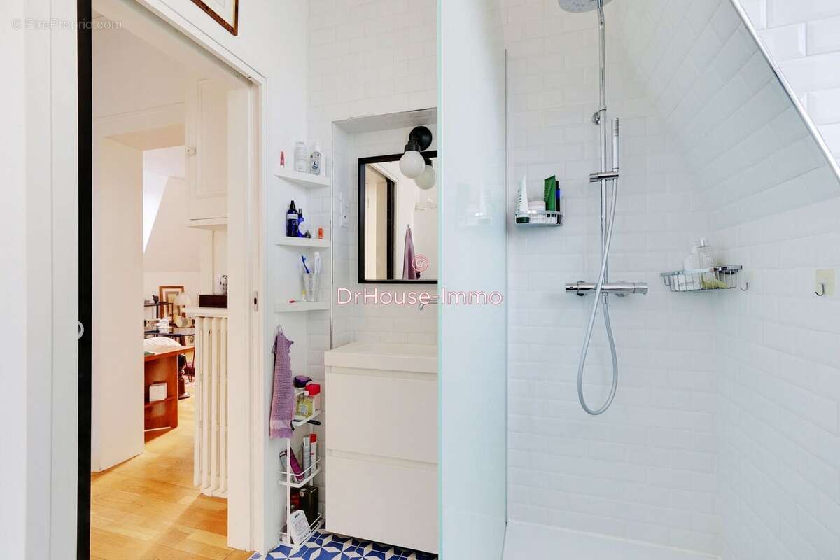 Appartement à NEUILLY-SUR-SEINE