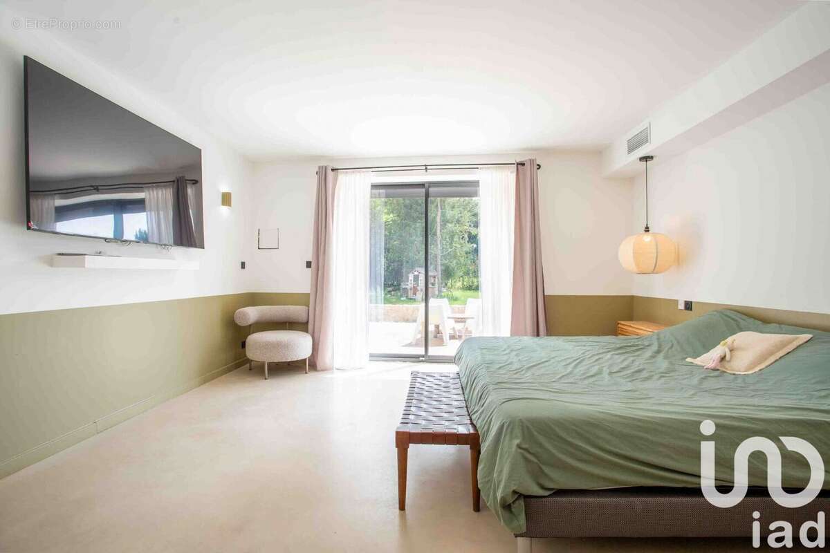 Maison 500 m² à Rognonas  - photo 9