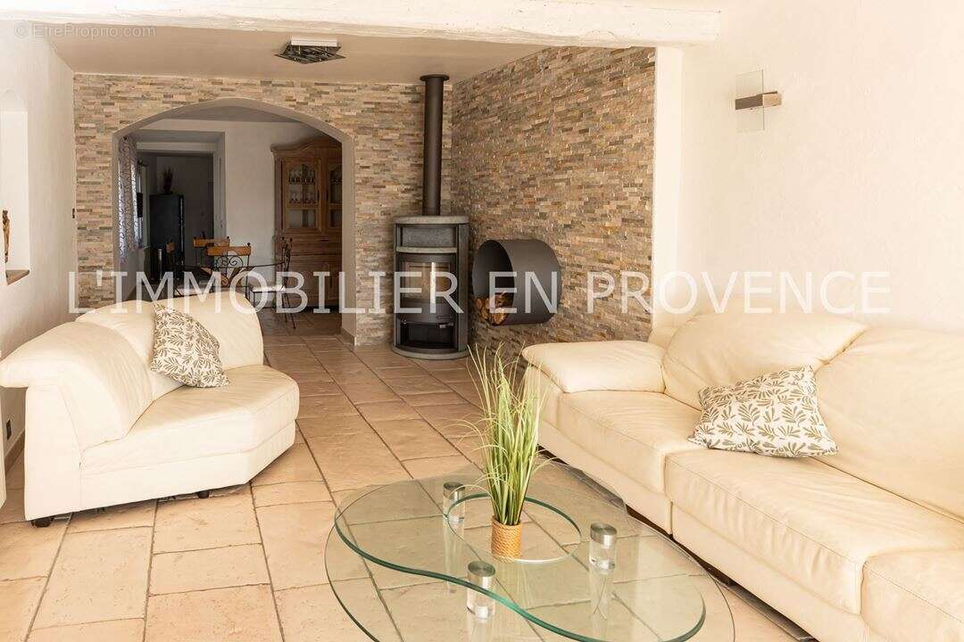 Maison 95 m² à Marseille-11e  - photo 7