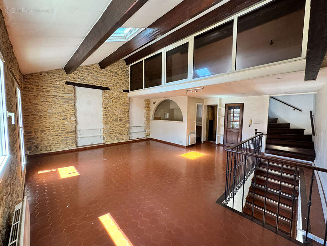 Appartement à L'ISLE-SUR-LA-SORGUE