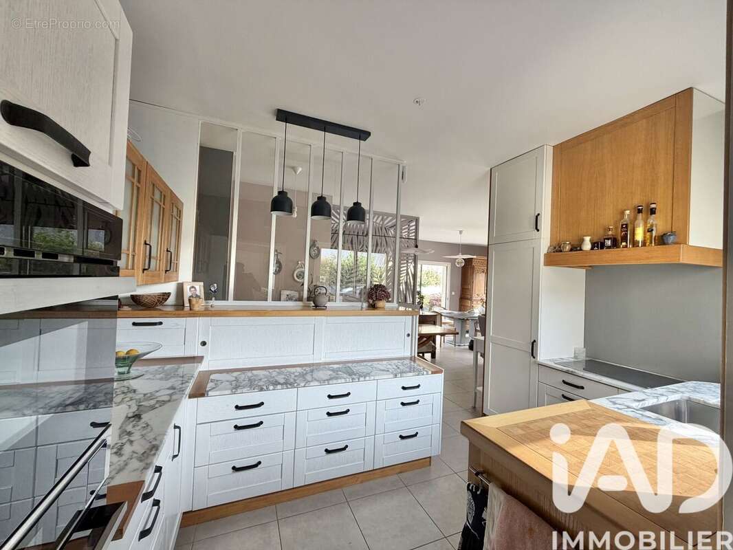 Maison 135 m² à Lithaire  - photo 4