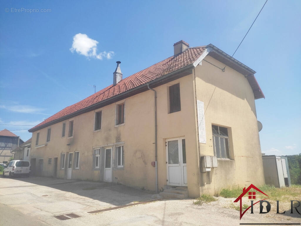 Maison à VILLENEUVE-D'AMONT