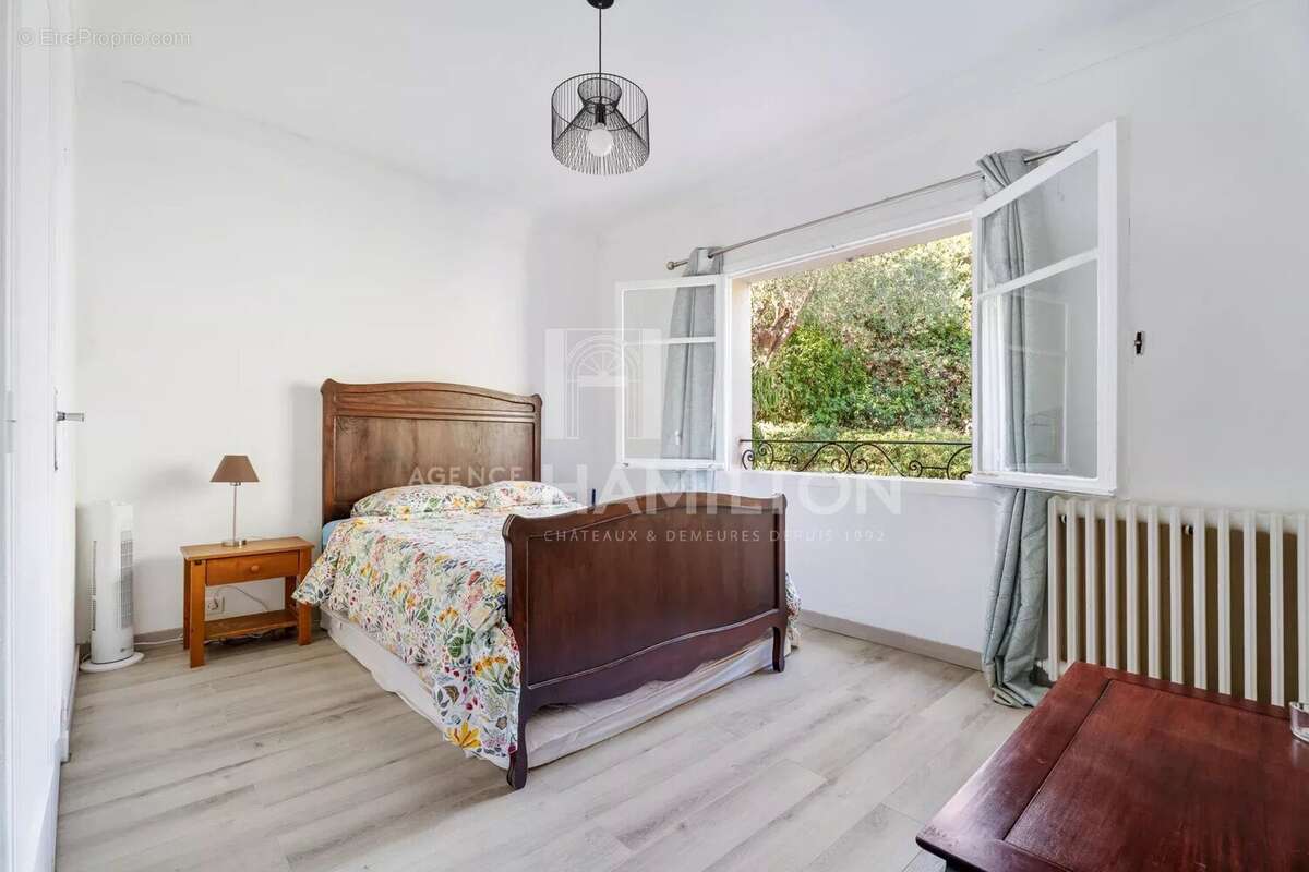 Exclusivité : Charmante villa à pied du village de Biot - photo 9