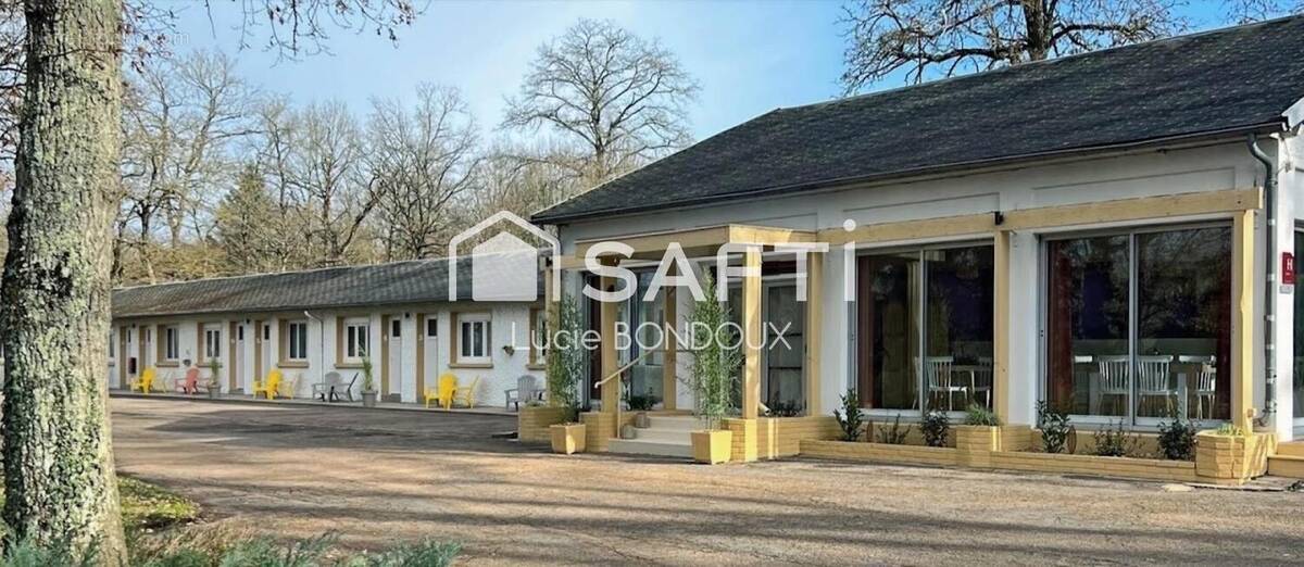 Photo 1 - Commerce à MESVES-SUR-LOIRE