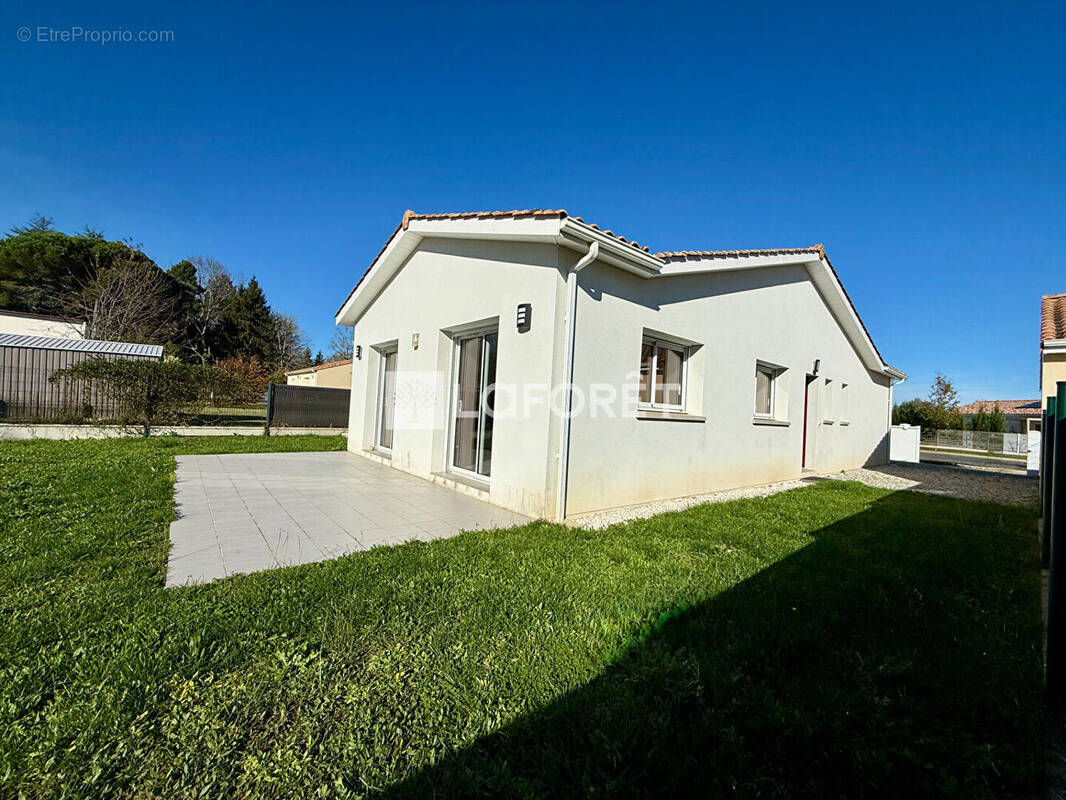 Maison à PUJOLS-SUR-CIRON