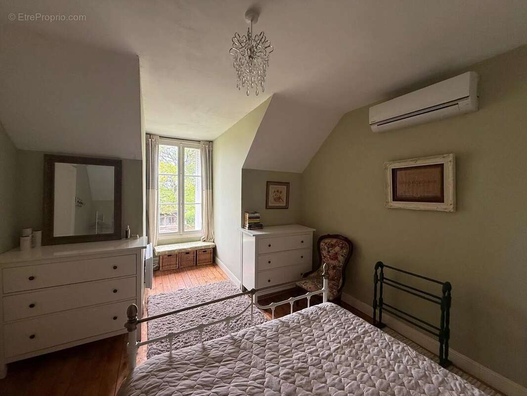 Maison à MAILHAC-SUR-BENAIZE