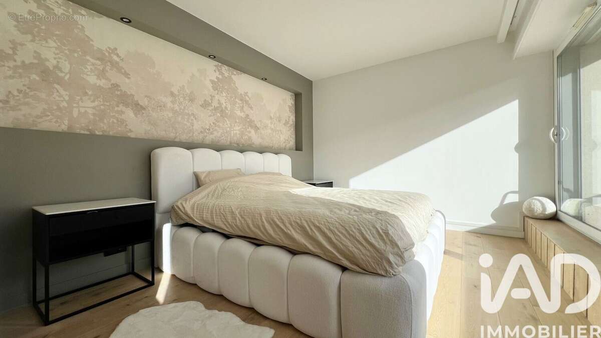 Photo 8 - Appartement à COURBEVOIE