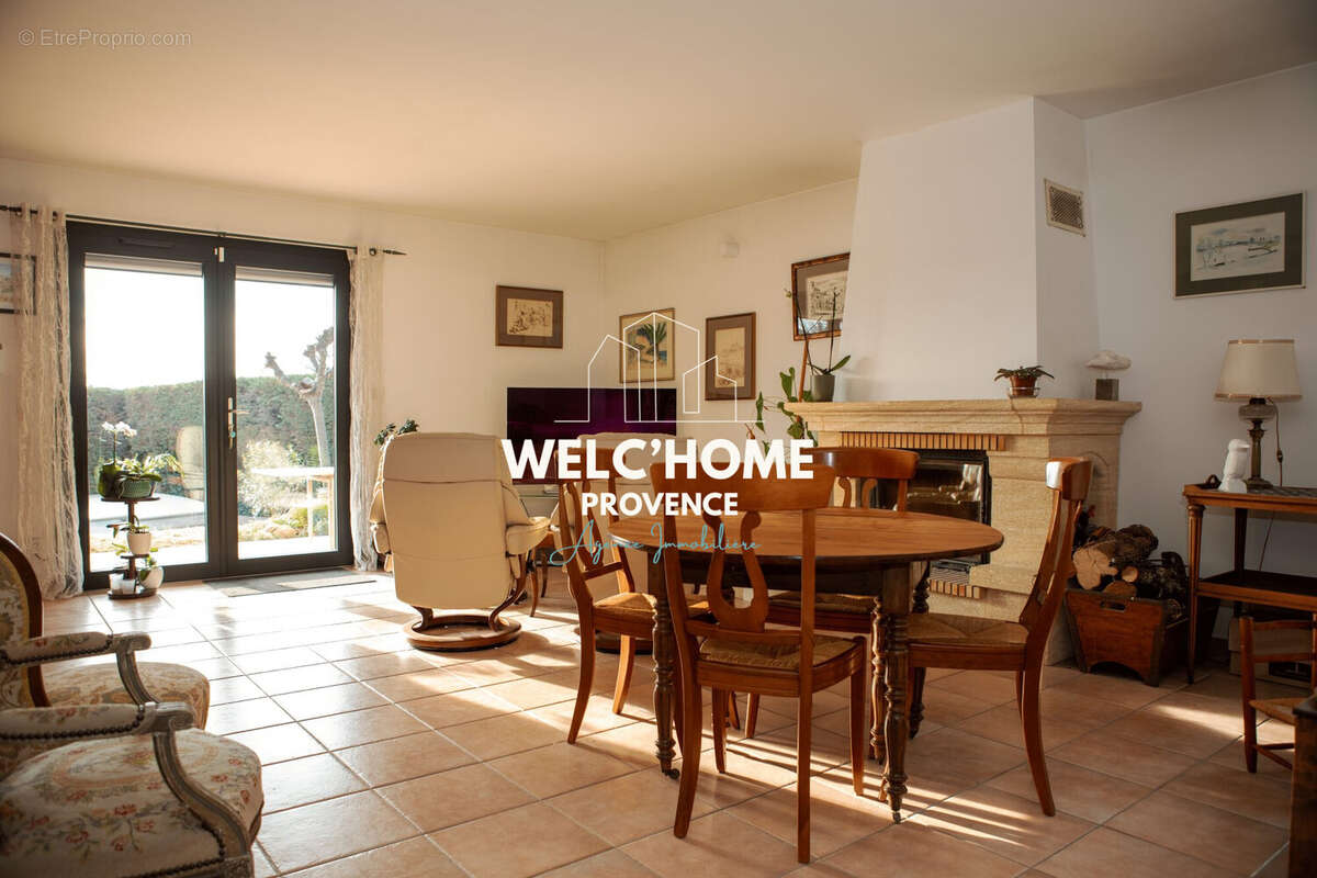 Salon - Maison à SALON-DE-PROVENCE