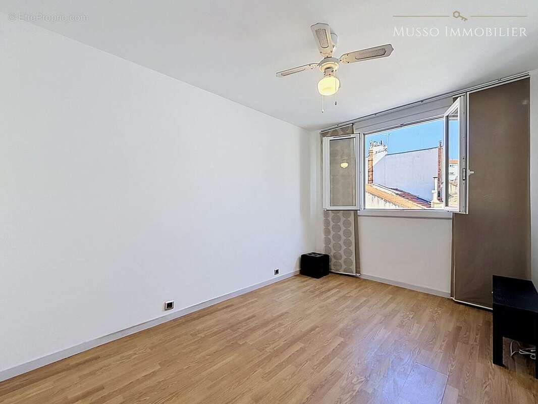 Appartement à MARSEILLE-7E