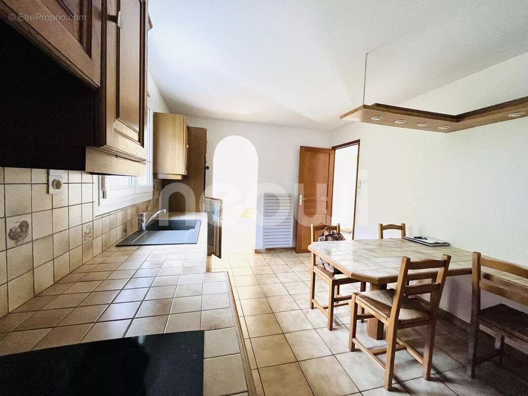 Maison à CHARBONNIERES-LES-VIEILLES