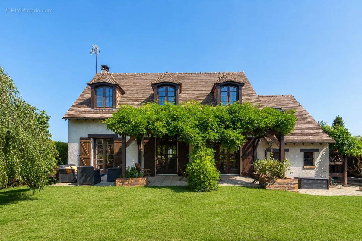 Maison à FONTENAY-TRESIGNY