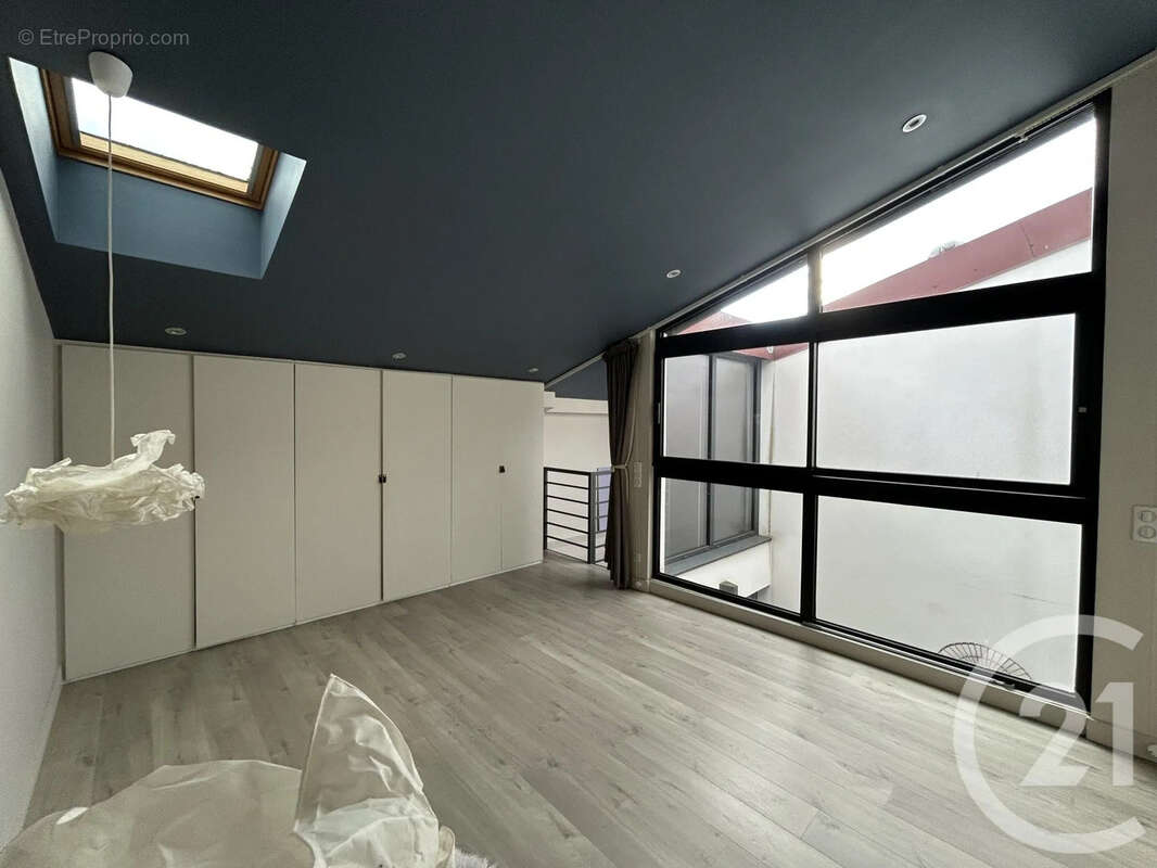 Appartement à SAINT-MAUR-DES-FOSSES