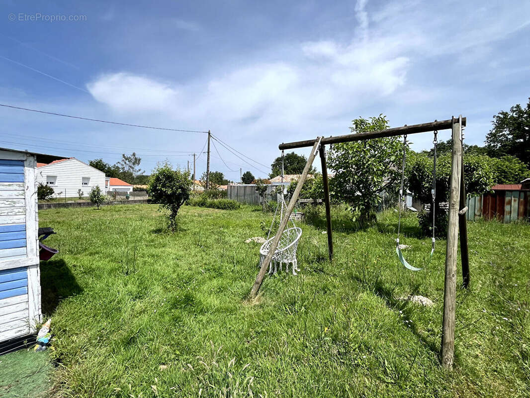 Maison à SAINT-ETIENNE-DE-MER-MORTE