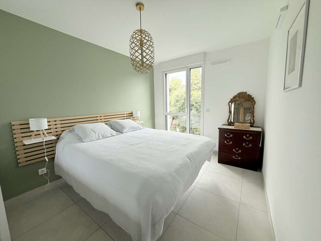 Appartement à SAINT-LAURENT-DU-VAR