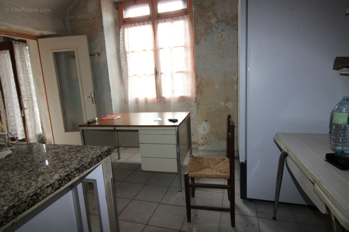 Commerce à SAINT-AMBROIX