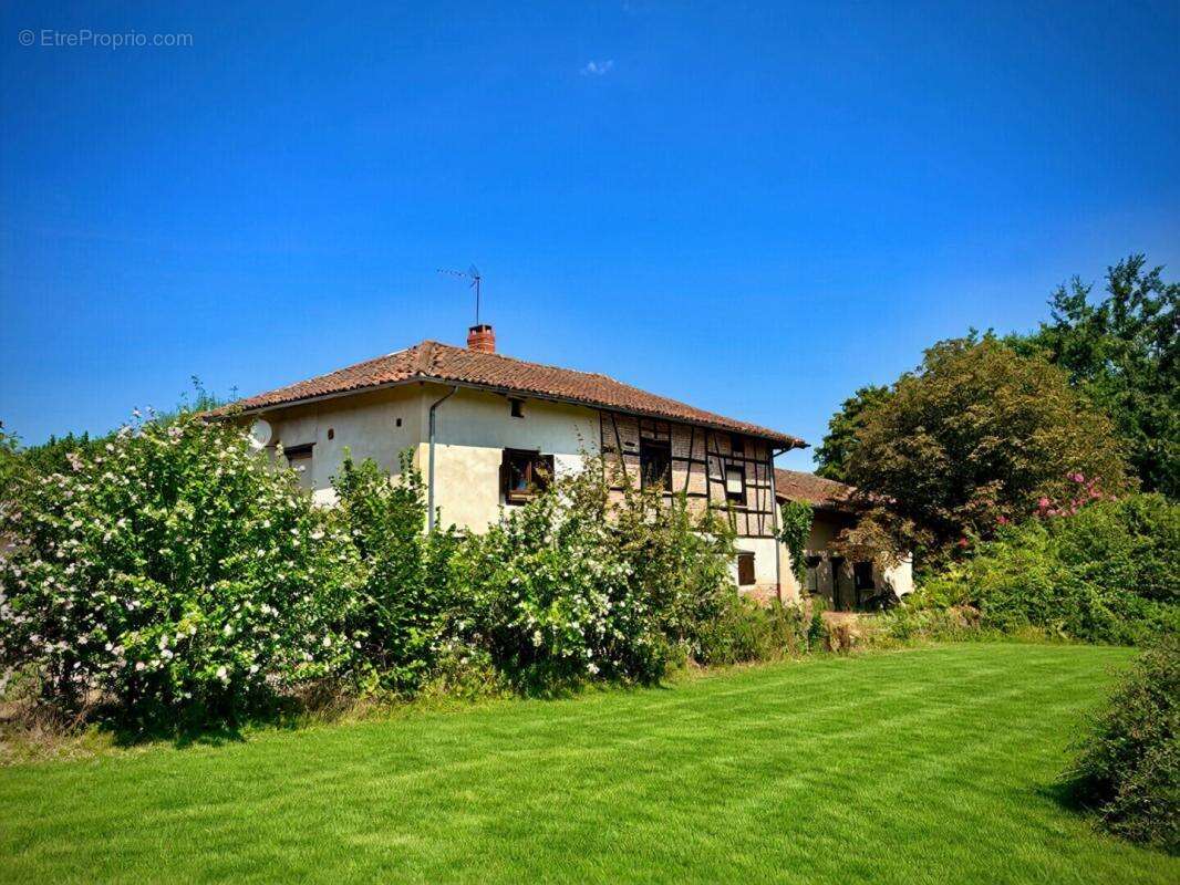EXCLUSIVITE : Très belle ferme rénovée à Saint Rémy (01) - photo 2