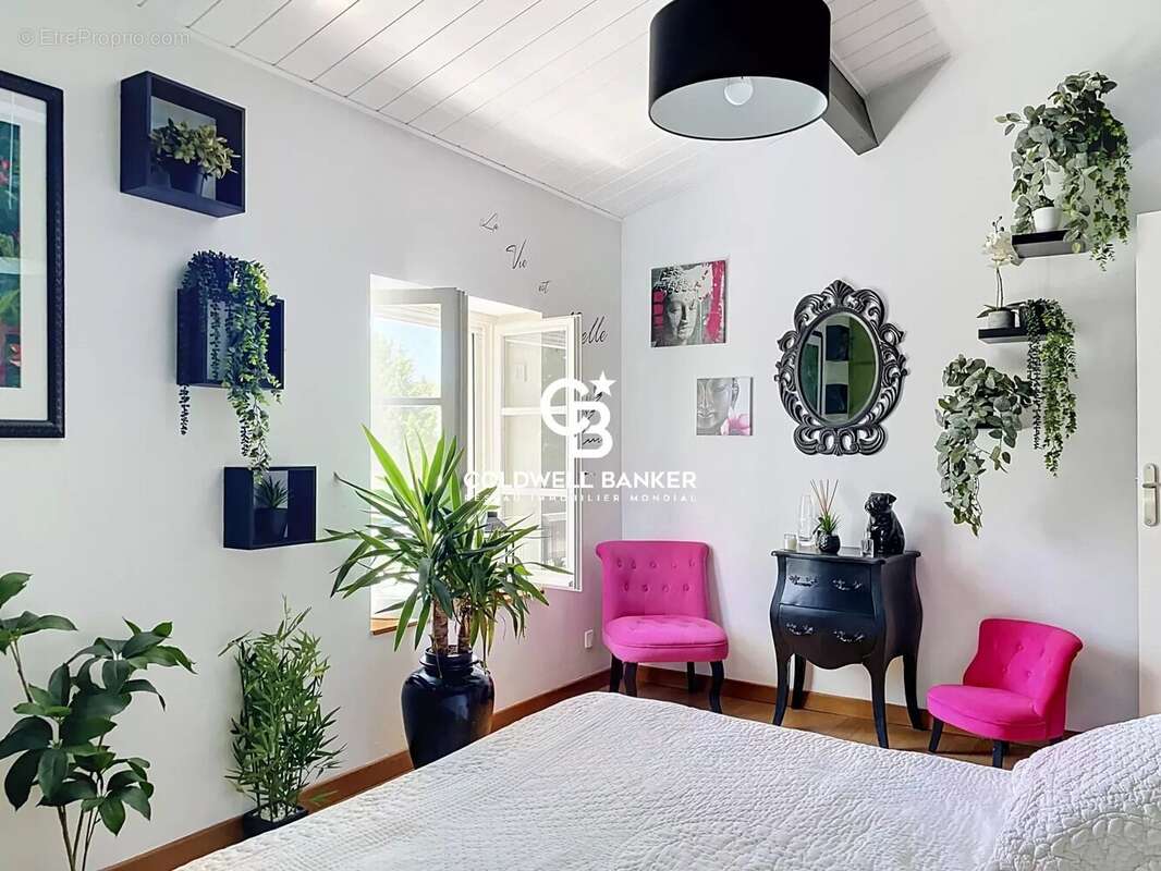 Maison familiale de charme avec piscine et dépendances à Saintes - photo 6